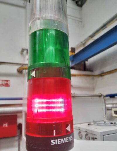 Montáž bezpečnostních prvků do strojů a výrobních linek