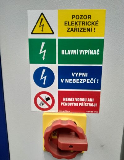Montáž bezpečnostních prvků do strojů a výrobních linek
